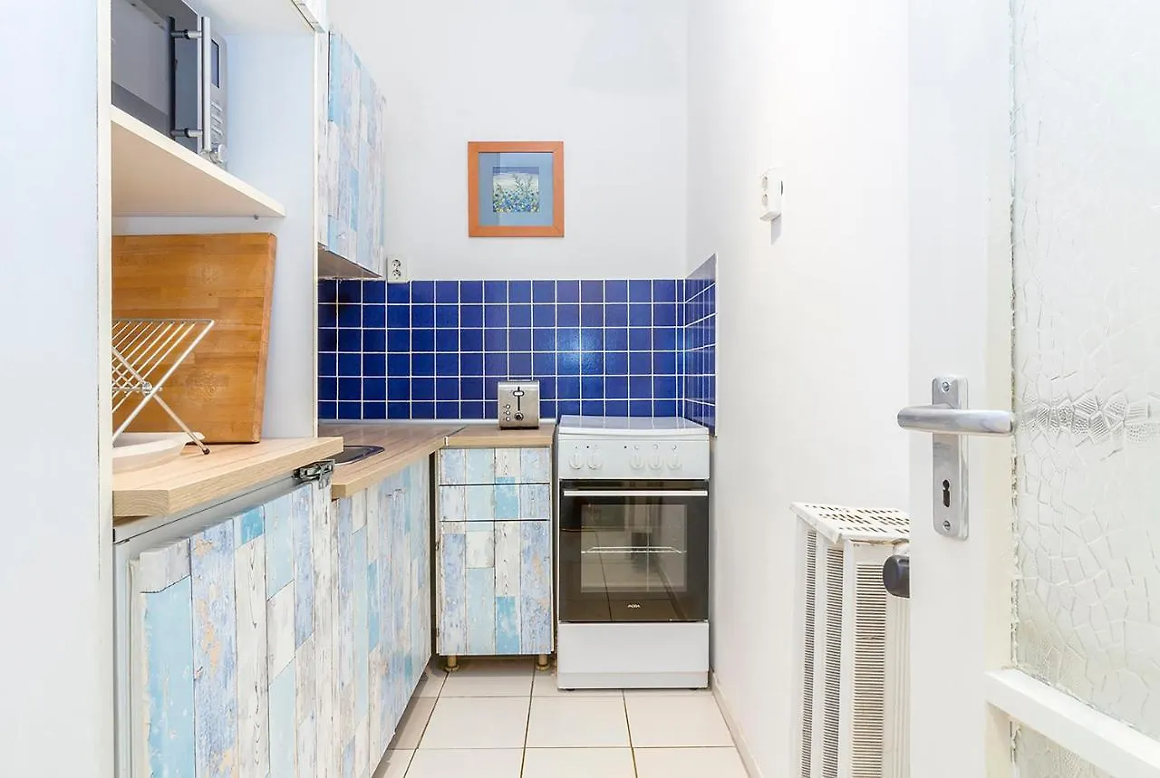 Mohinga Apartment Budapest 0*,  Hungría